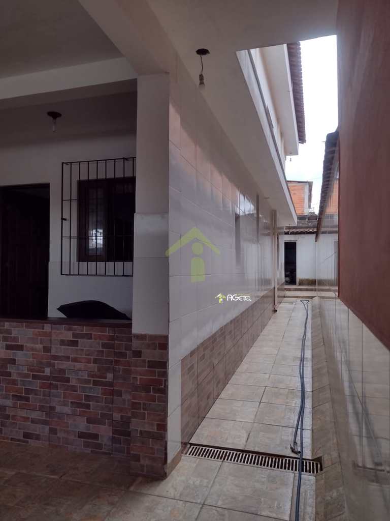 Sobrado em Embu-Guaçu, no bairro Filipinho