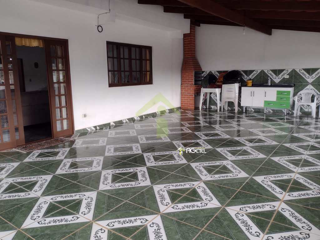 Sobrado em Embu-Guaçu, no bairro Filipinho