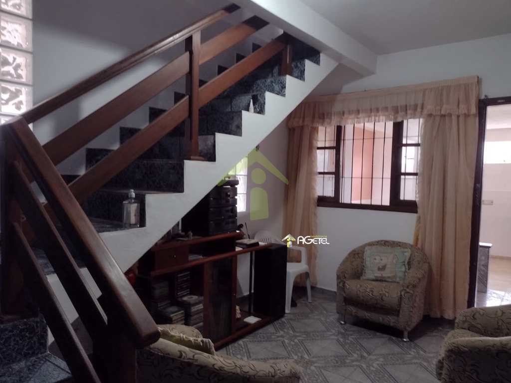 Sobrado em Embu-Guaçu, no bairro Filipinho