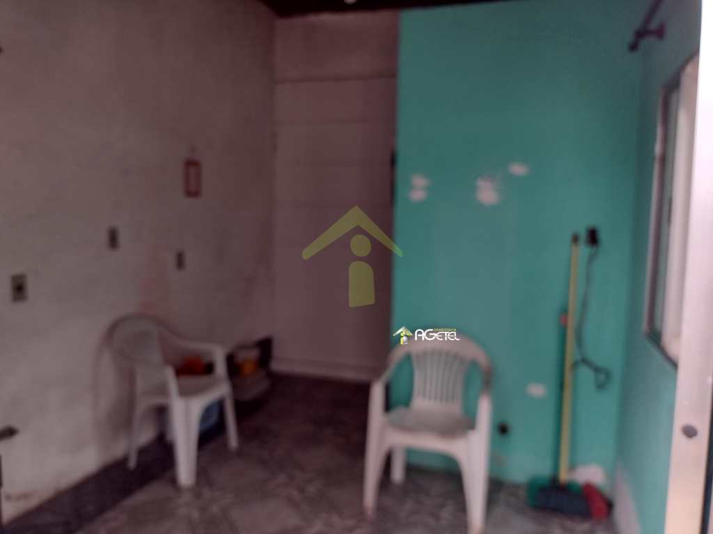 Sobrado em Embu-Guaçu, no bairro Filipinho