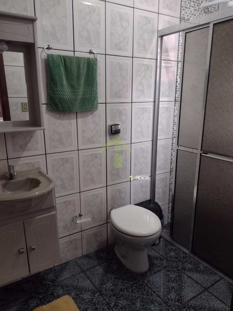 Sobrado em Embu-Guaçu, no bairro Filipinho