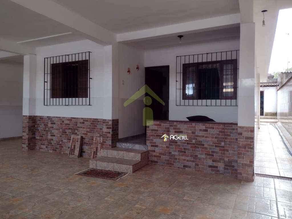 Sobrado em Embu-Guaçu, no bairro Filipinho