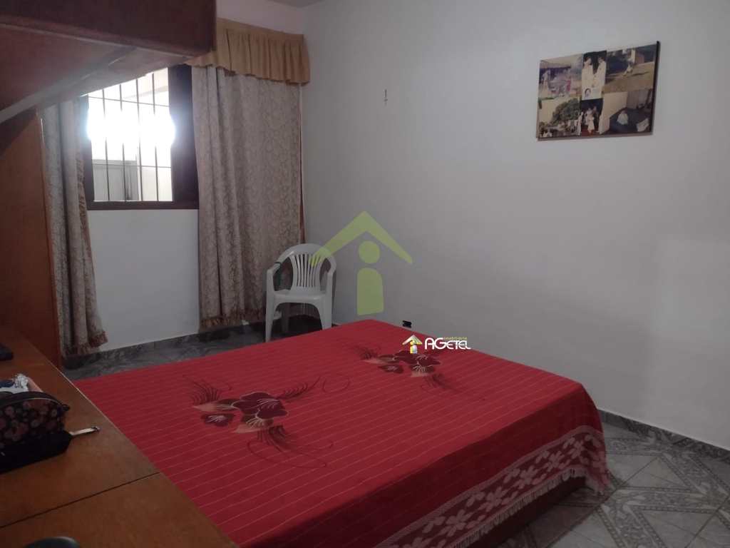 Sobrado em Embu-Guaçu, no bairro Filipinho