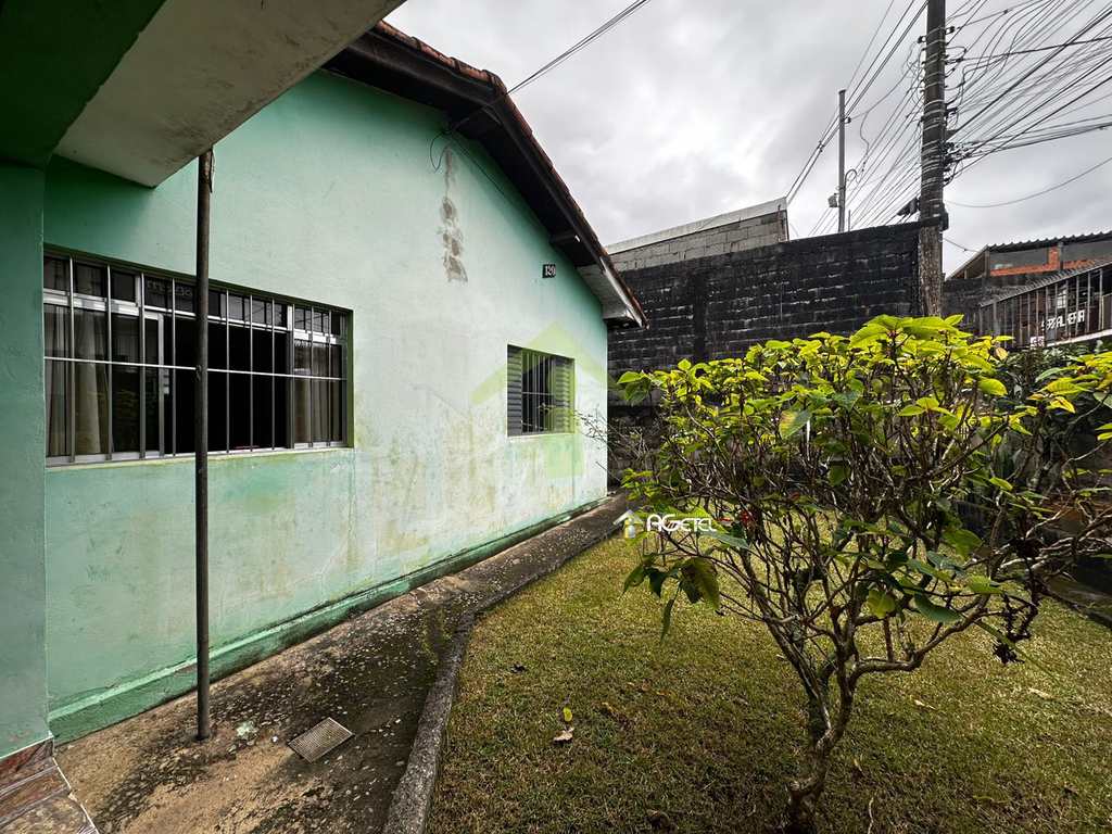 Casa em Embu-Guaçu, no bairro Jardim Emília