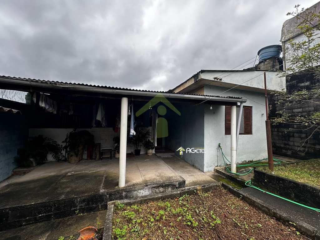 Casa em Embu-Guaçu, no bairro Jardim Emília
