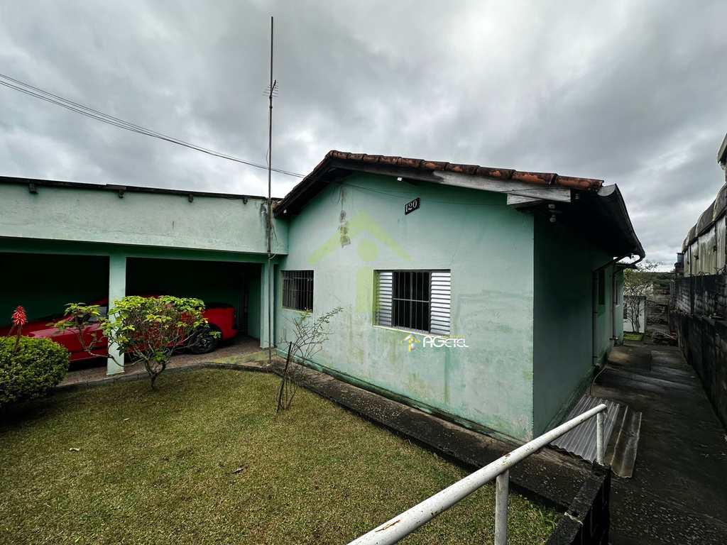 Casa em Embu-Guaçu, no bairro Jardim Emília