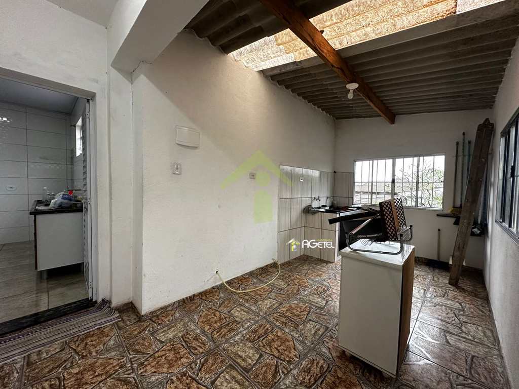 Casa em Embu-Guaçu, no bairro Jardim Emília