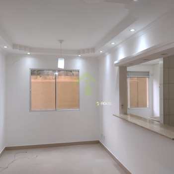 Apartamento em Embu-Guaçu, bairro Centro