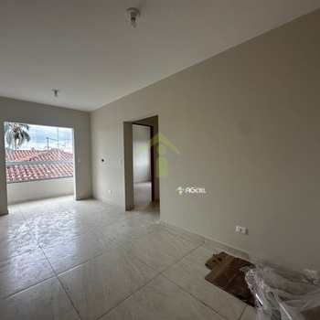 Apartamento em Embu-Guaçu, bairro Centro