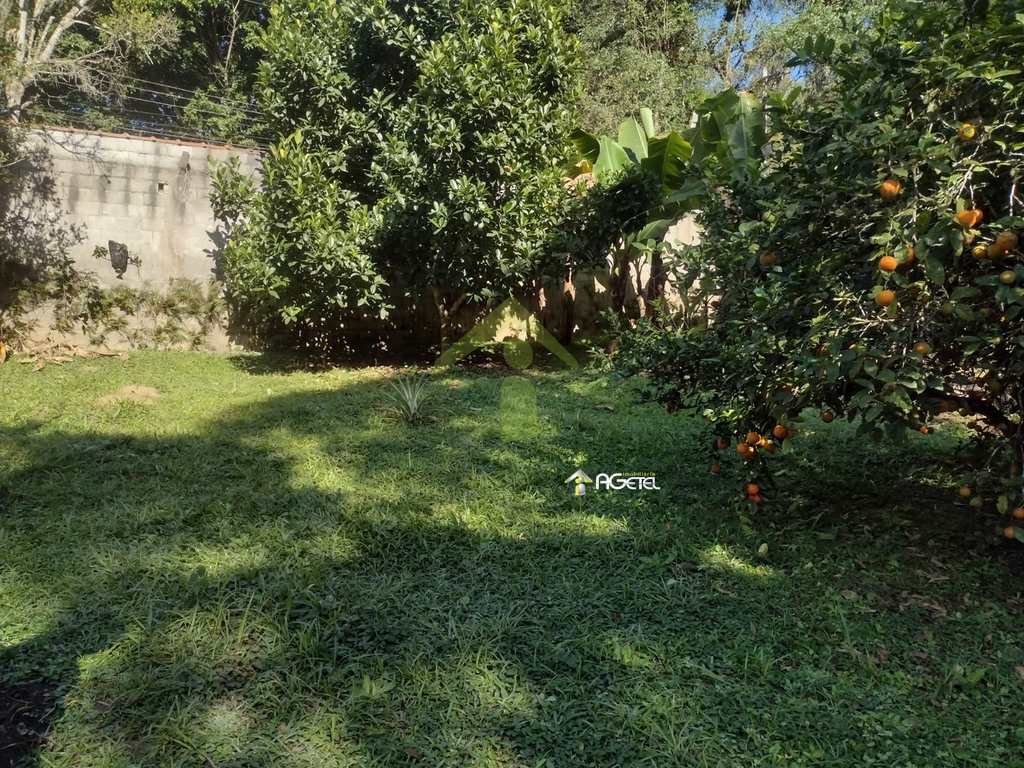 Terreno em Embu-Guaçu, no bairro 3 Pirâmides