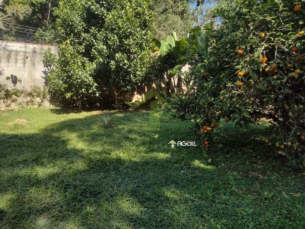 Terreno em Embu-Guaçu, no bairro 3 Pirâmides