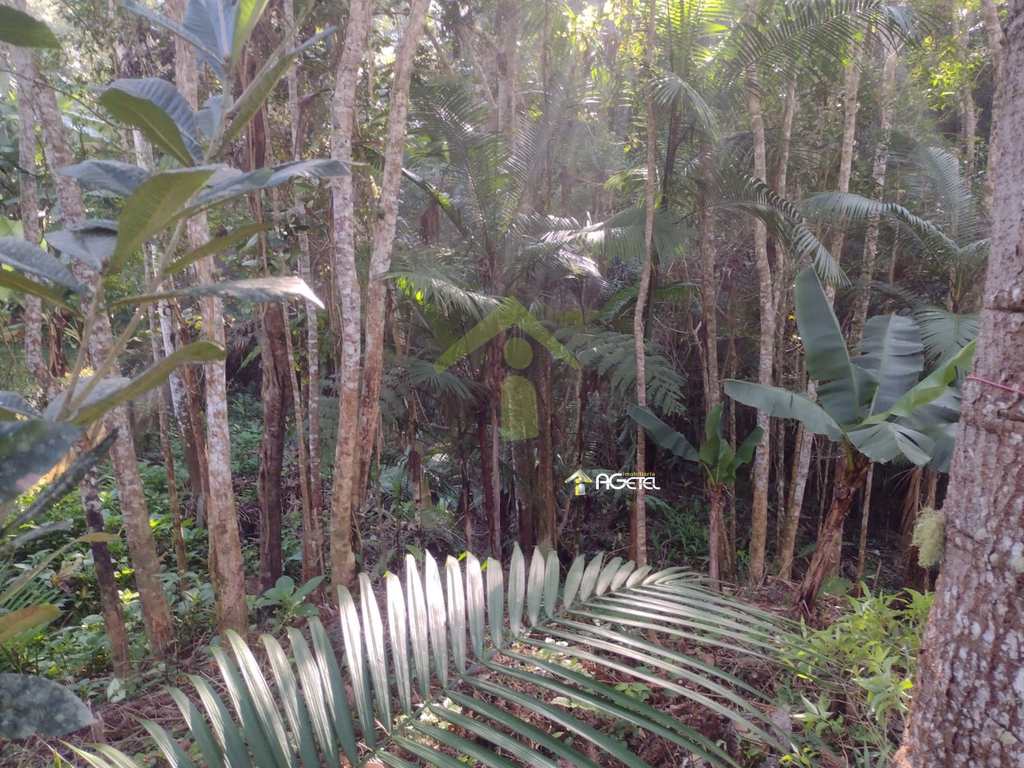 Terreno em Embu-Guaçu, no bairro 3 Pirâmides