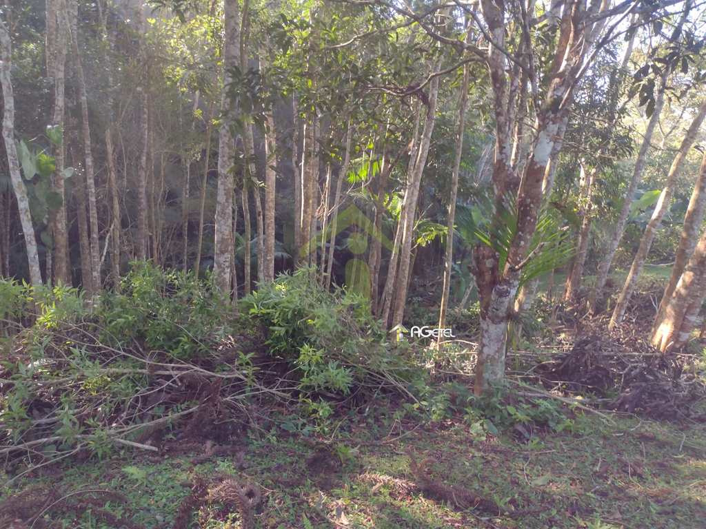 Terreno em Embu-Guaçu, no bairro 3 Pirâmides