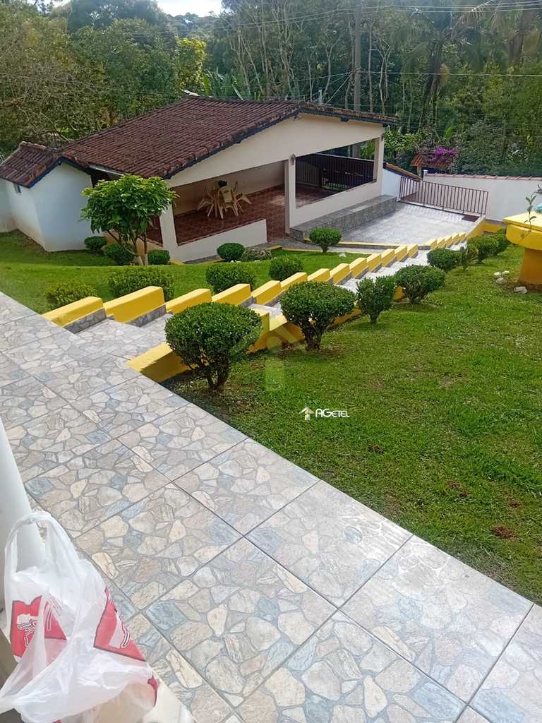 Chácara em Embu-Guaçu, no bairro Samambaia