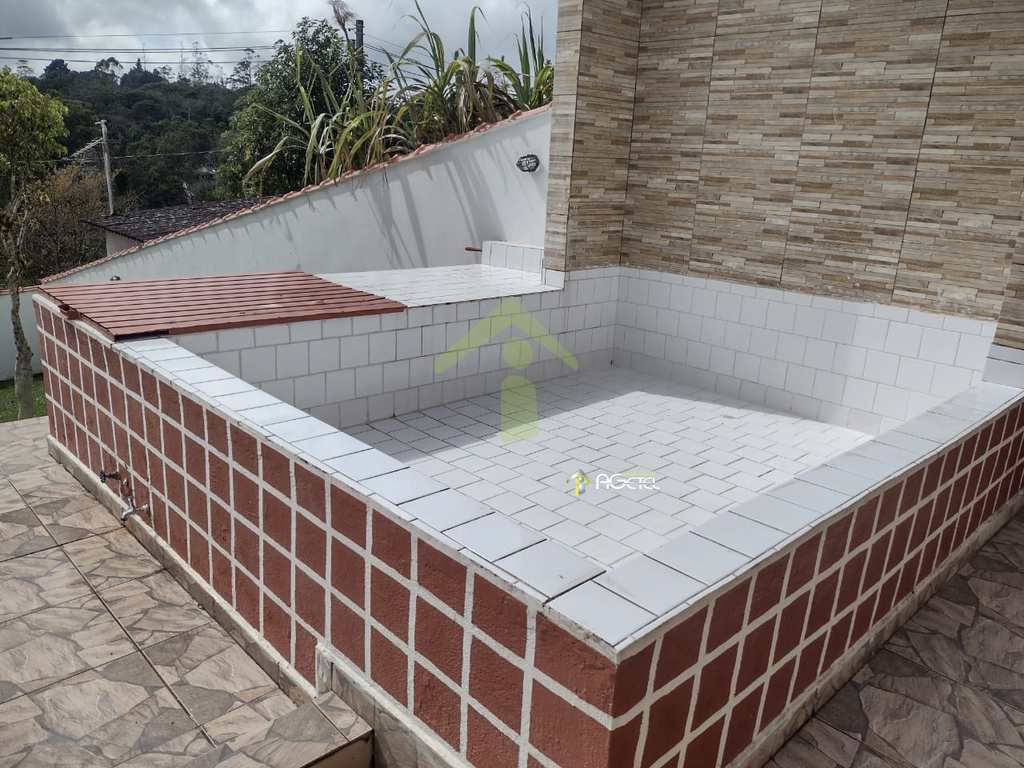 Chácara em Embu-Guaçu, no bairro Samambaia