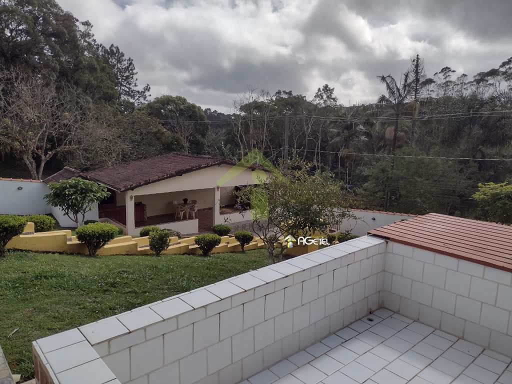 Chácara em Embu-Guaçu, no bairro Samambaia