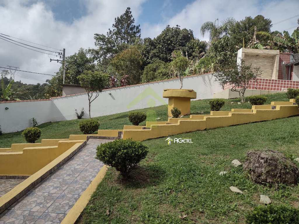 Chácara em Embu-Guaçu, no bairro Samambaia