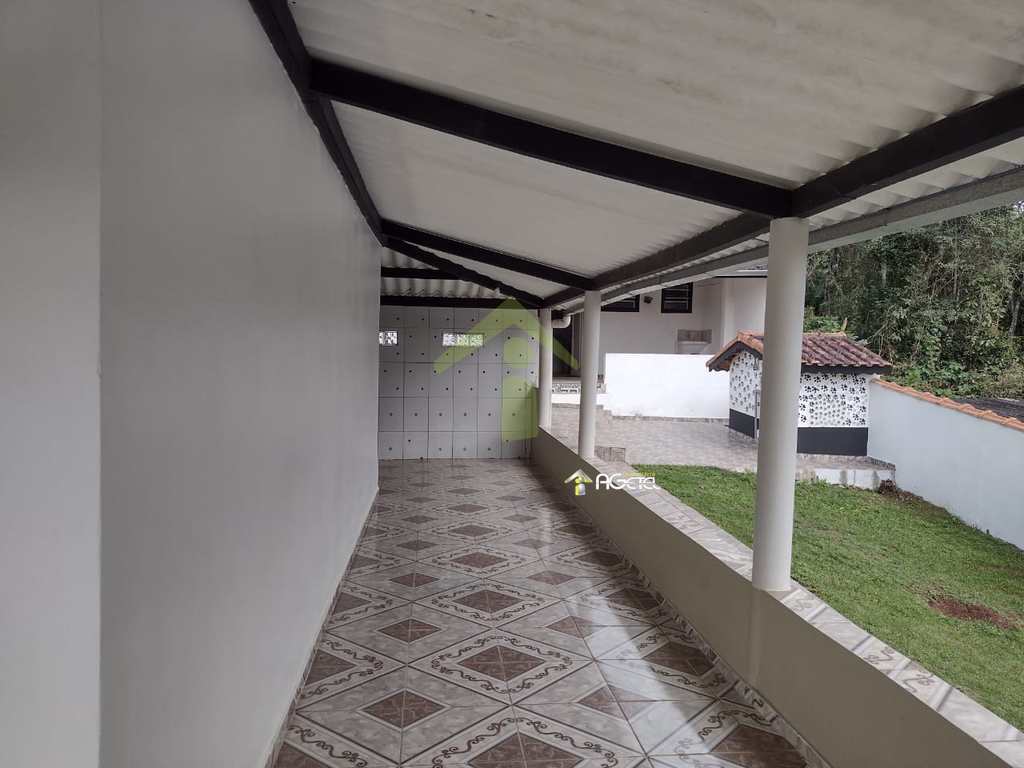 Chácara em Embu-Guaçu, no bairro Samambaia