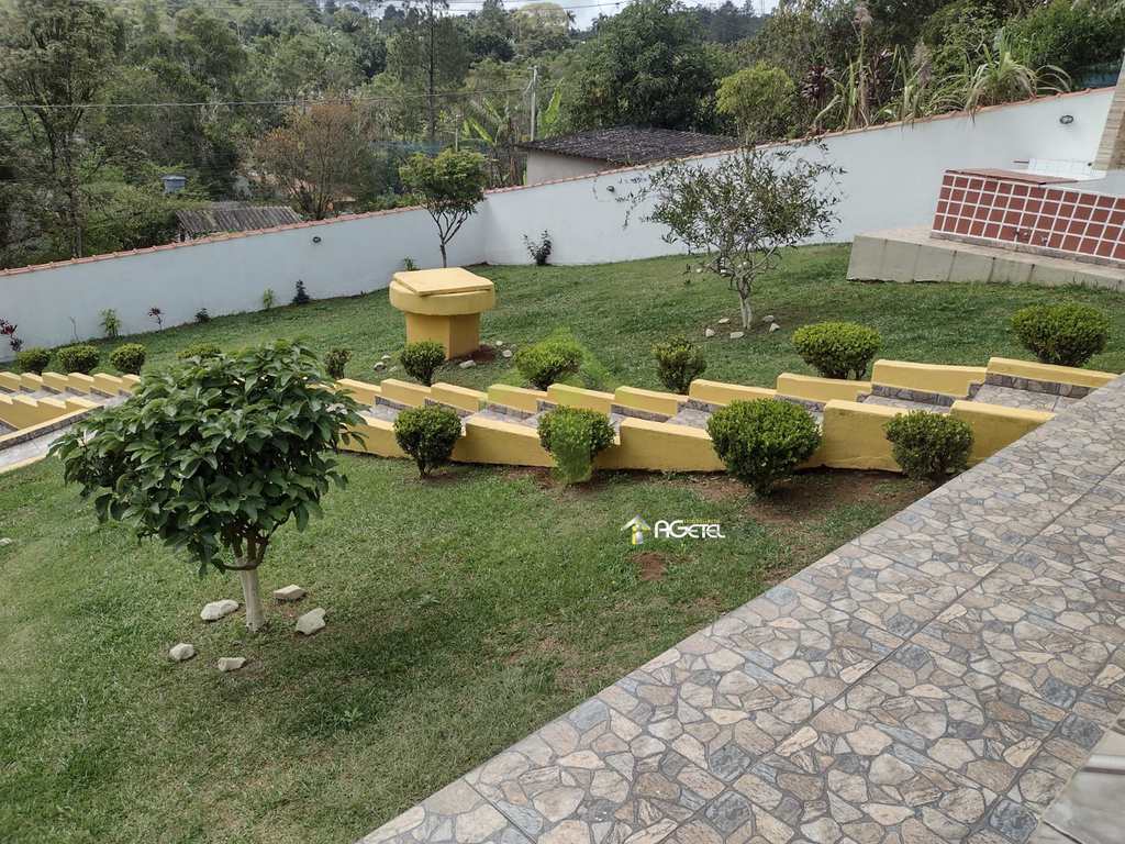 Chácara em Embu-Guaçu, no bairro Samambaia