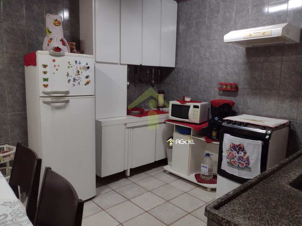 Chácara em Embu-Guaçu, no bairro Samambaia