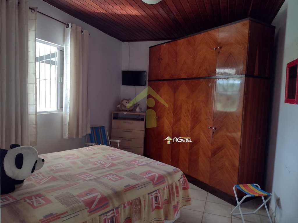 Chácara em Embu-Guaçu, no bairro Samambaia