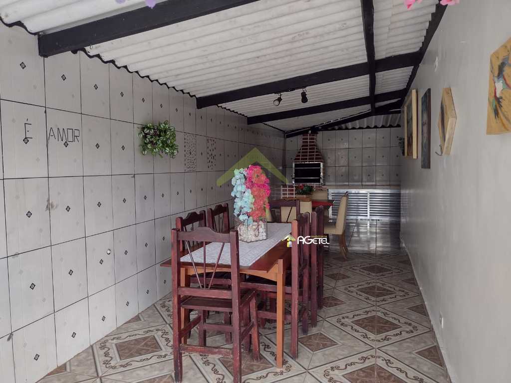 Chácara em Embu-Guaçu, no bairro Samambaia