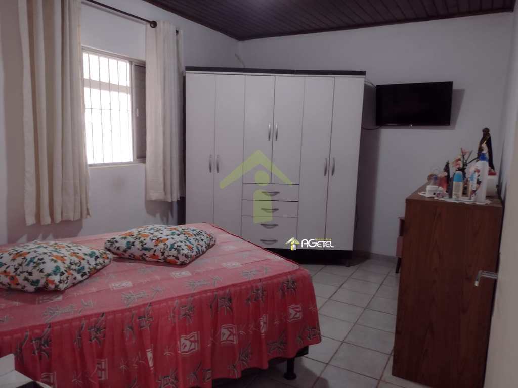 Chácara em Embu-Guaçu, no bairro Samambaia