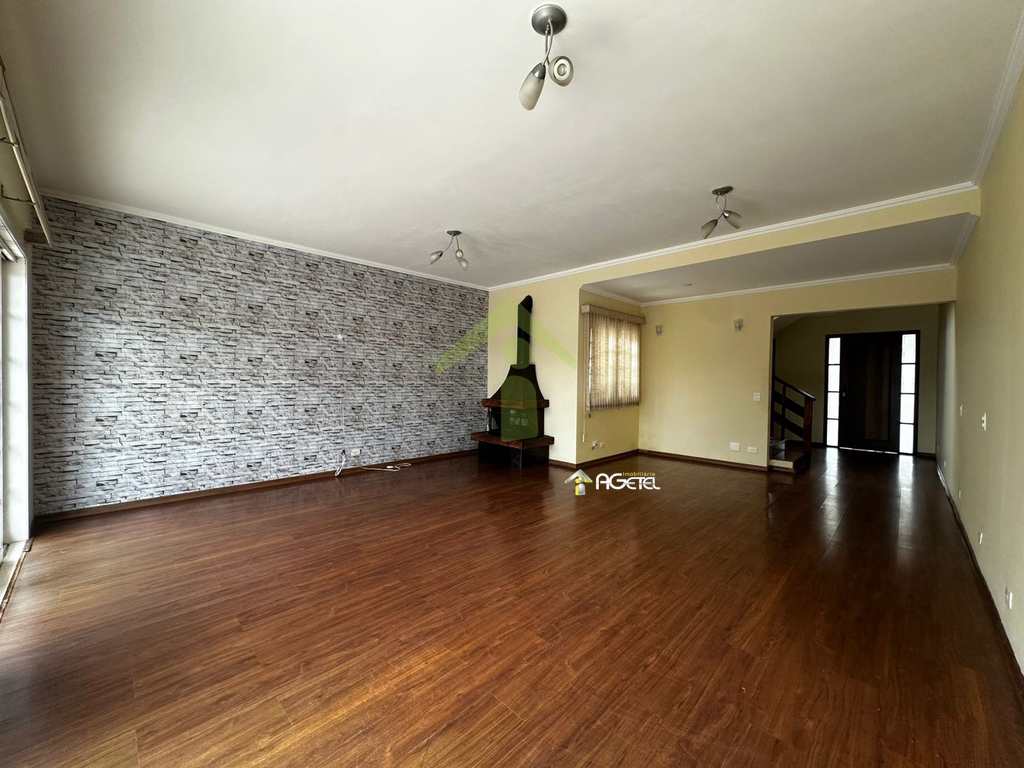 Sobrado de Condomínio em Itapecerica da Serra, no bairro Parque Delfim Verde