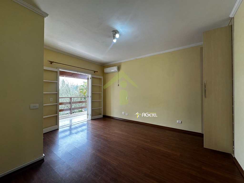 Sobrado de Condomínio em Itapecerica da Serra, no bairro Parque Delfim Verde