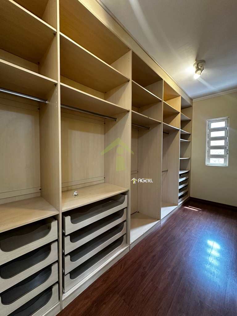 Sobrado de Condomínio em Itapecerica da Serra, no bairro Parque Delfim Verde