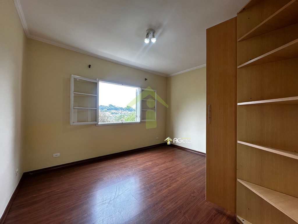 Sobrado de Condomínio em Itapecerica da Serra, no bairro Parque Delfim Verde