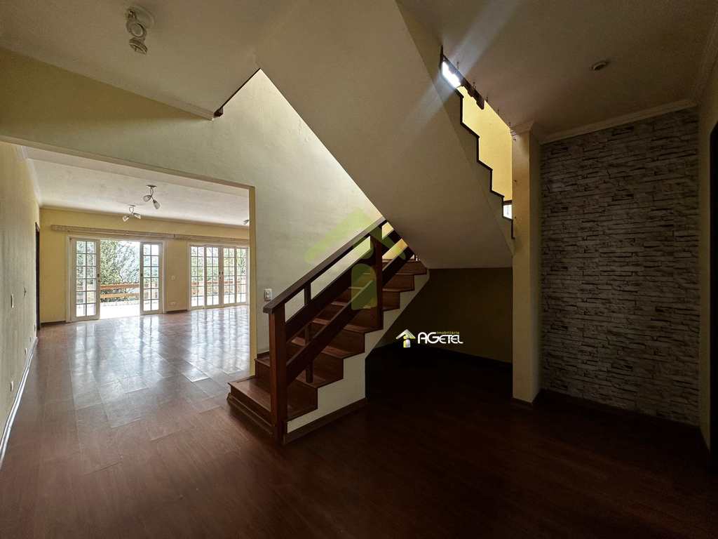 Sobrado de Condomínio em Itapecerica da Serra, no bairro Parque Delfim Verde