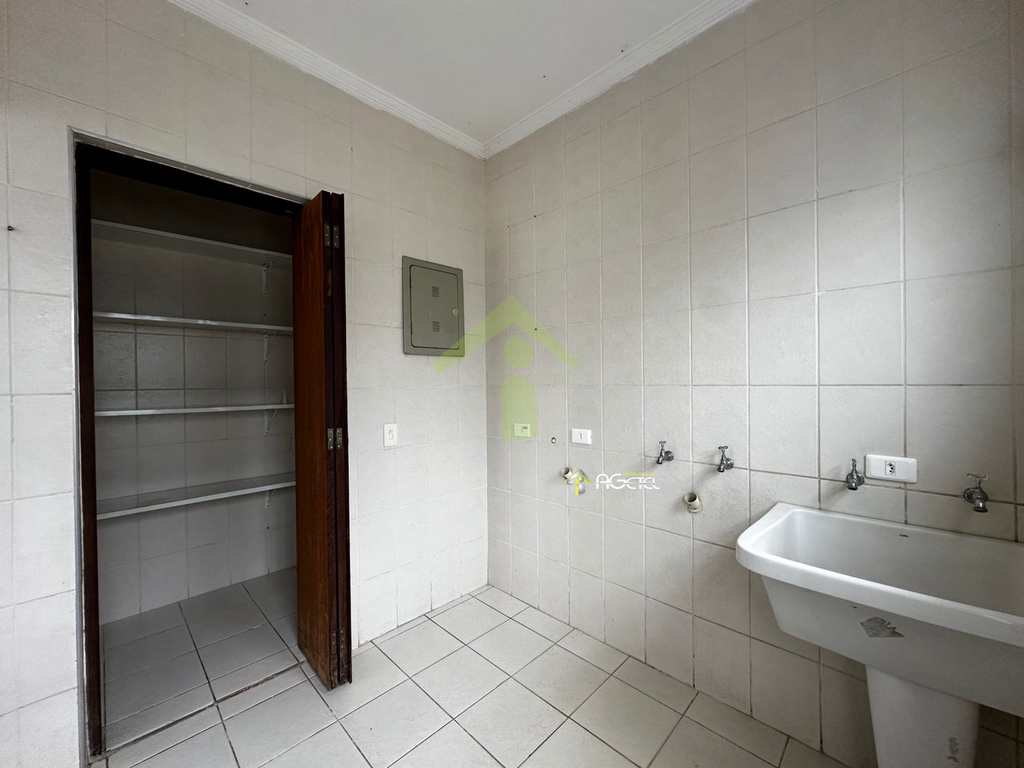 Sobrado de Condomínio em Itapecerica da Serra, no bairro Parque Delfim Verde