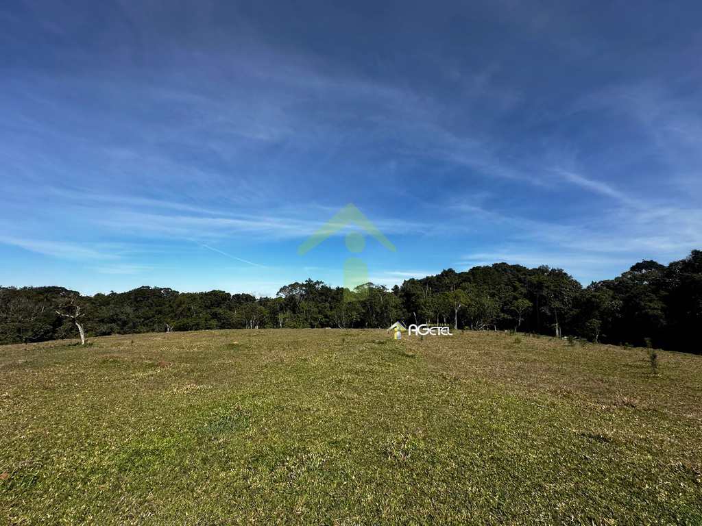 Fazenda em Embu-Guaçu, no bairro Jardim dos Eucaliptos