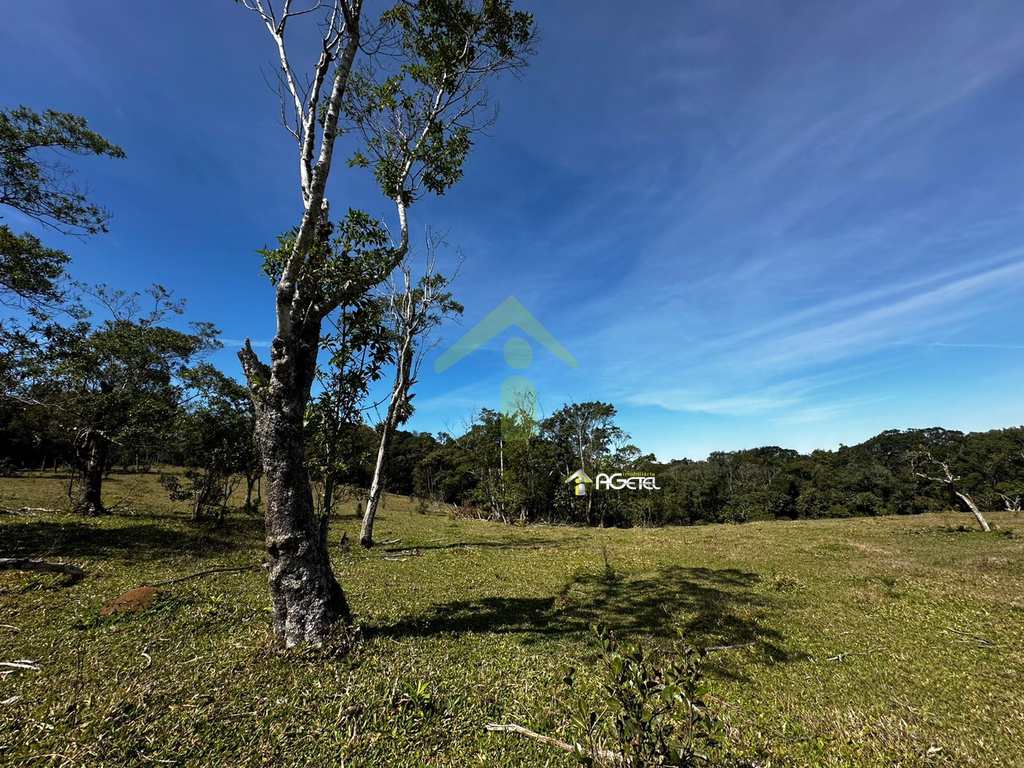 Fazenda em Embu-Guaçu, no bairro Jardim dos Eucaliptos