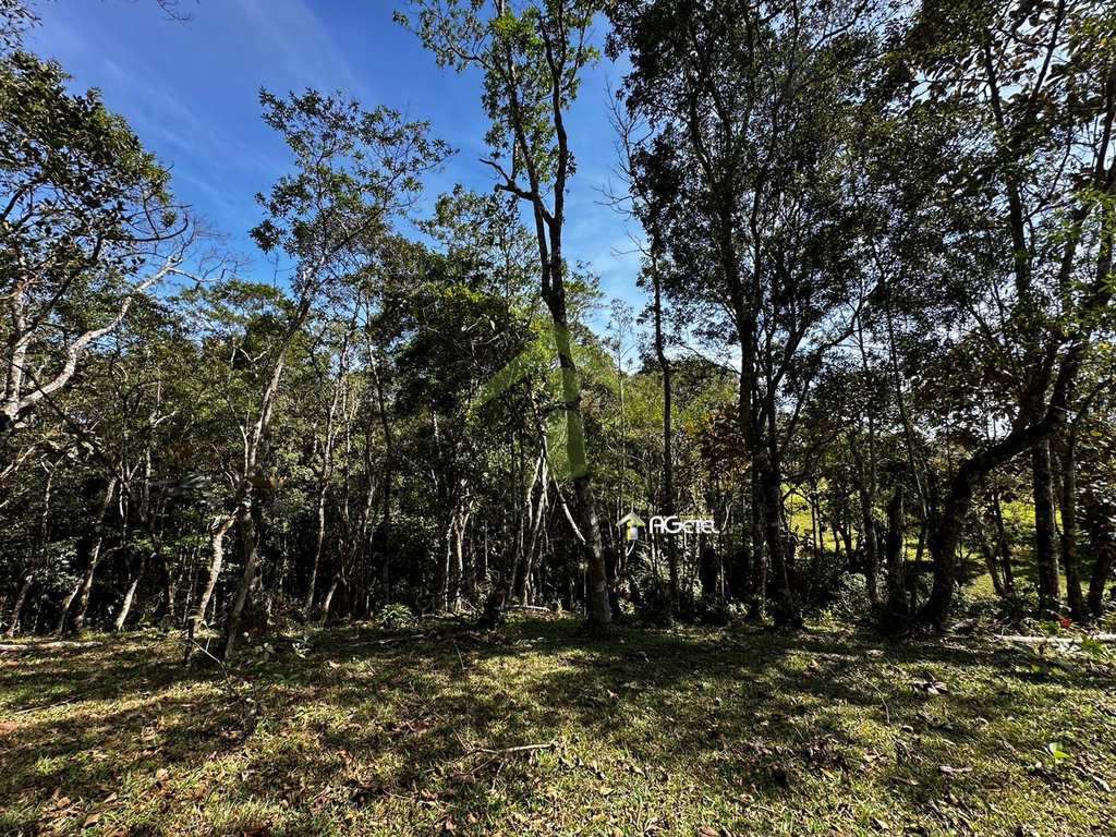 Fazenda em Embu-Guaçu, no bairro Jardim dos Eucaliptos