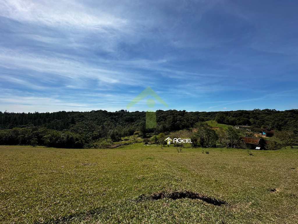 Fazenda em Embu-Guaçu, no bairro Jardim dos Eucaliptos