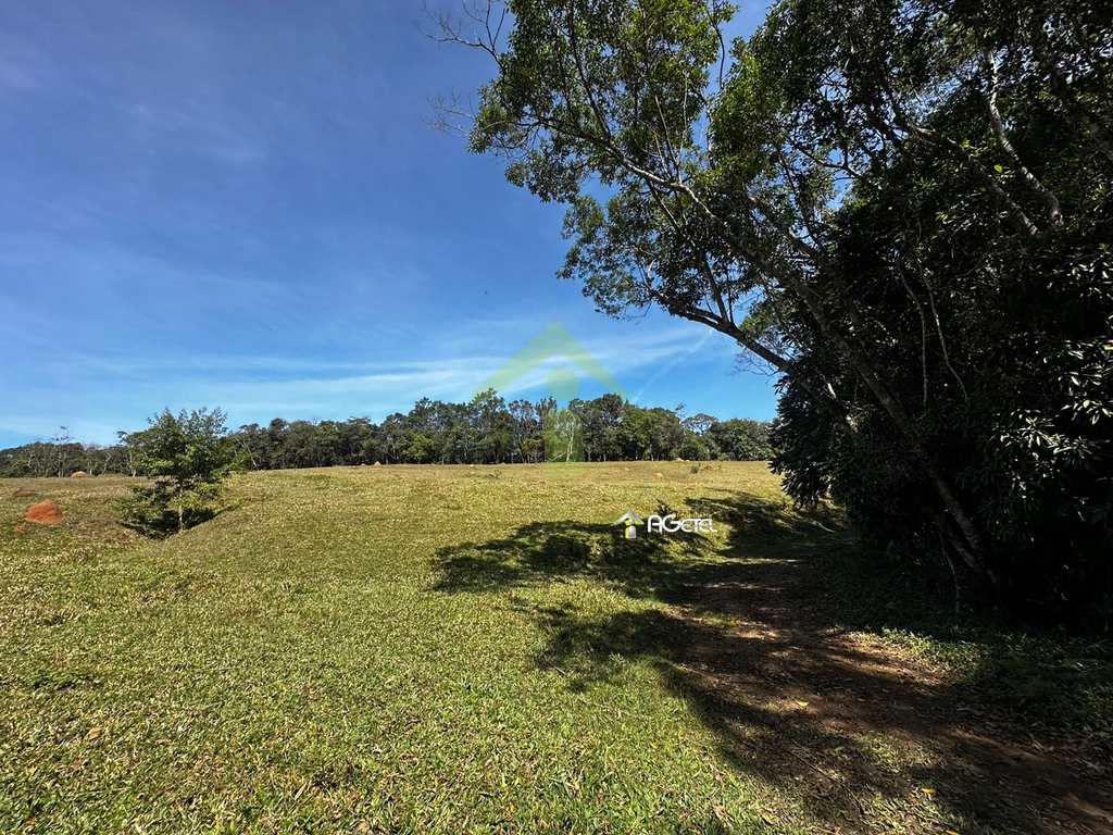 Fazenda em Embu-Guaçu, no bairro Jardim dos Eucaliptos