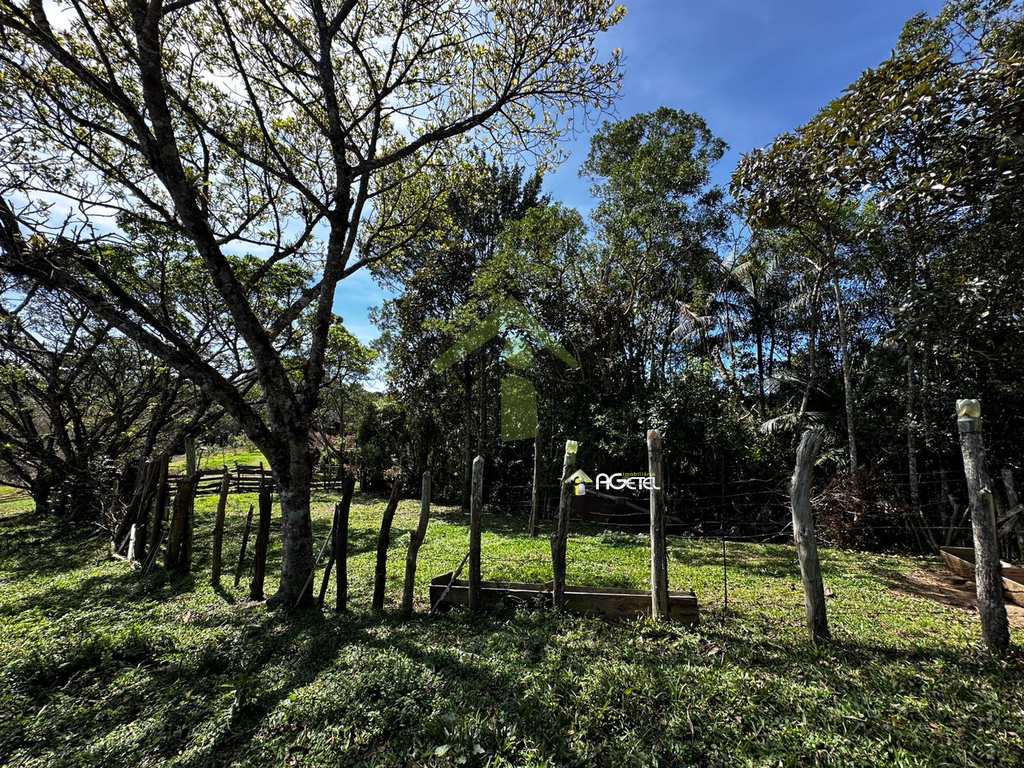 Fazenda em Embu-Guaçu, no bairro Jardim dos Eucaliptos