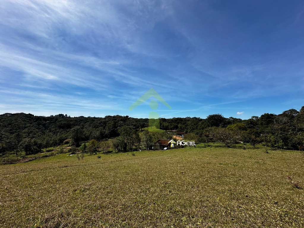Fazenda em Embu-Guaçu, no bairro Jardim dos Eucaliptos