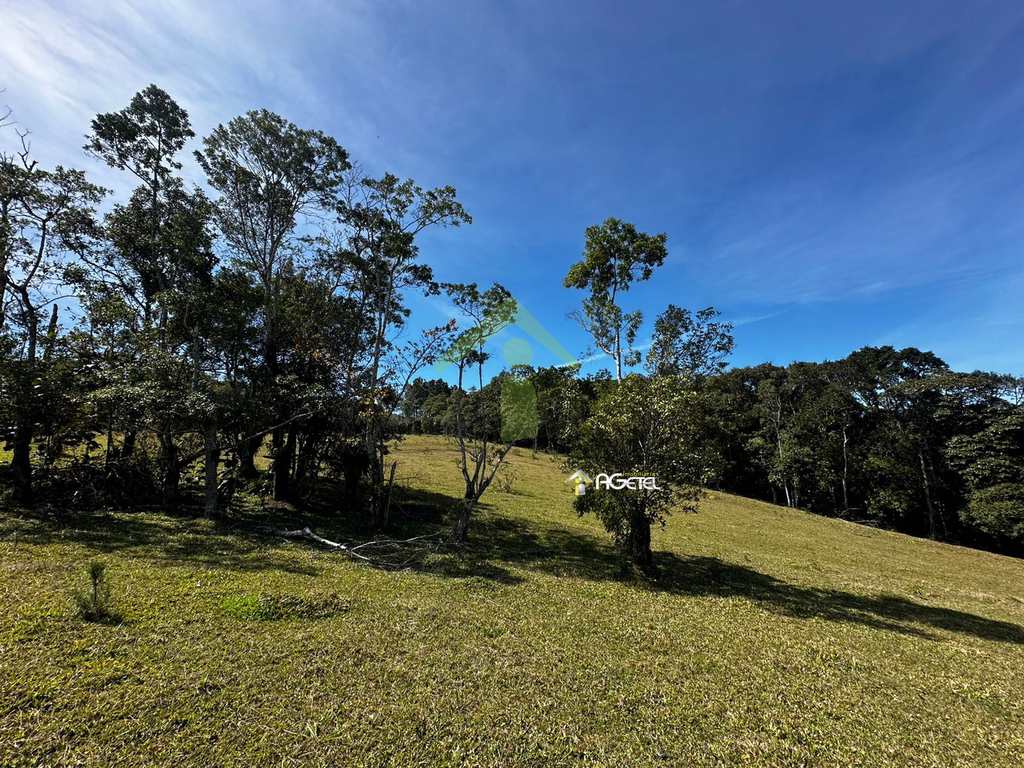 Fazenda em Embu-Guaçu, no bairro Jardim dos Eucaliptos