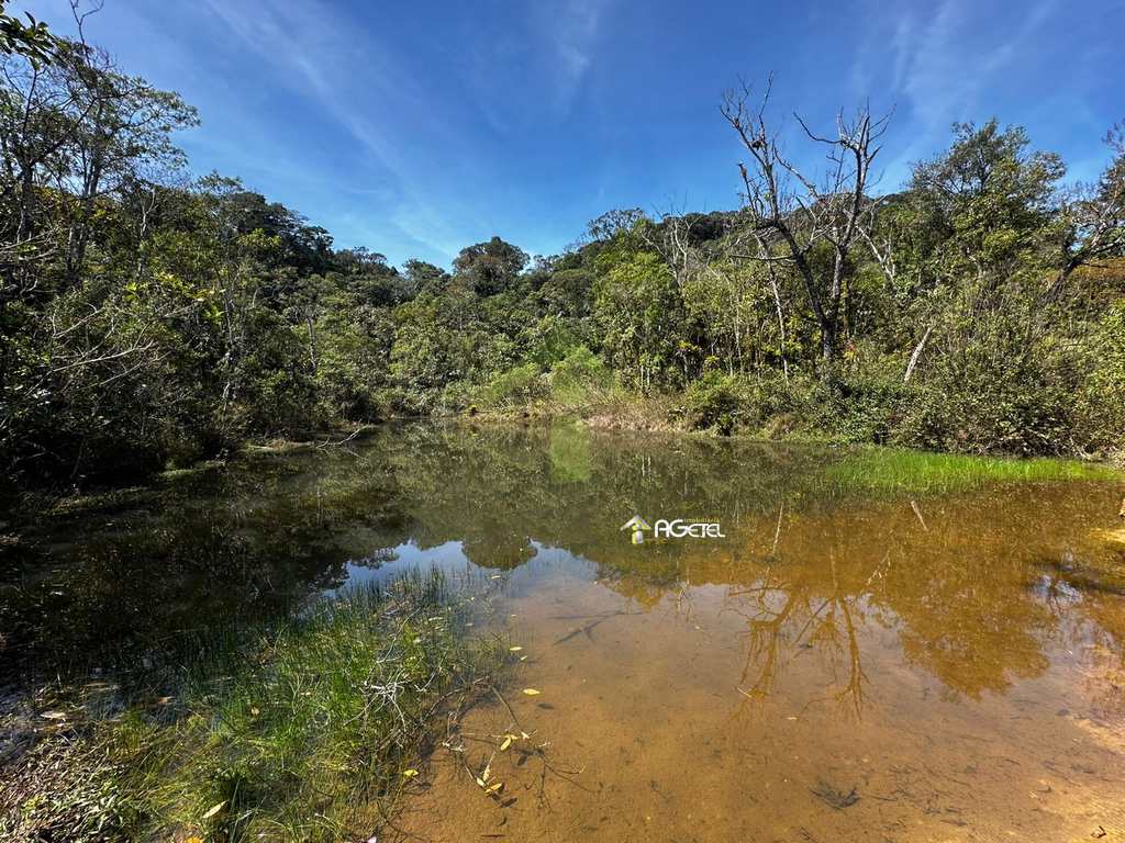 Fazenda em Embu-Guaçu, no bairro Jardim dos Eucaliptos