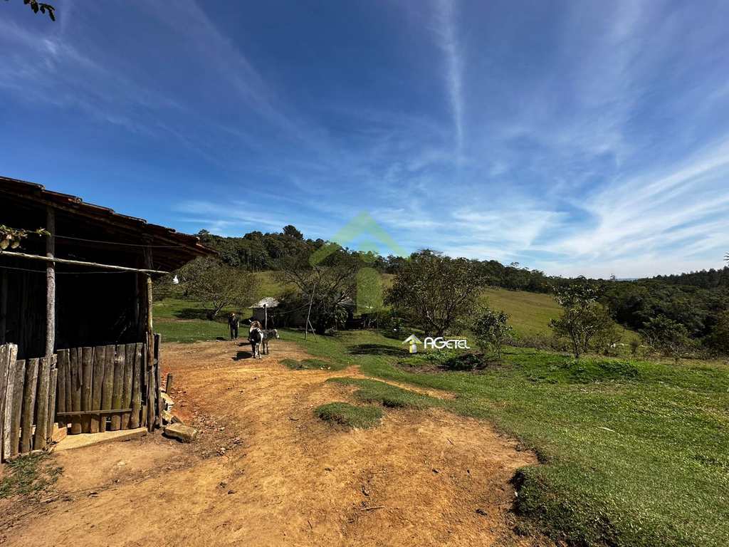 Fazenda em Embu-Guaçu, no bairro Jardim dos Eucaliptos