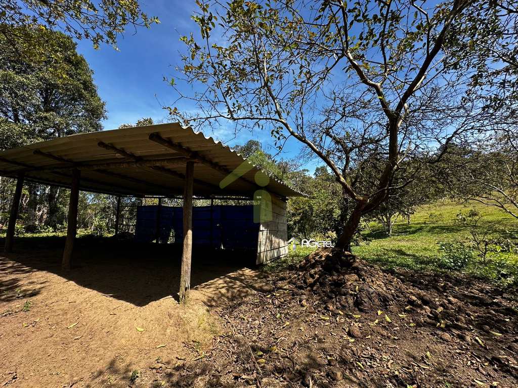 Fazenda em Embu-Guaçu, no bairro Jardim dos Eucaliptos
