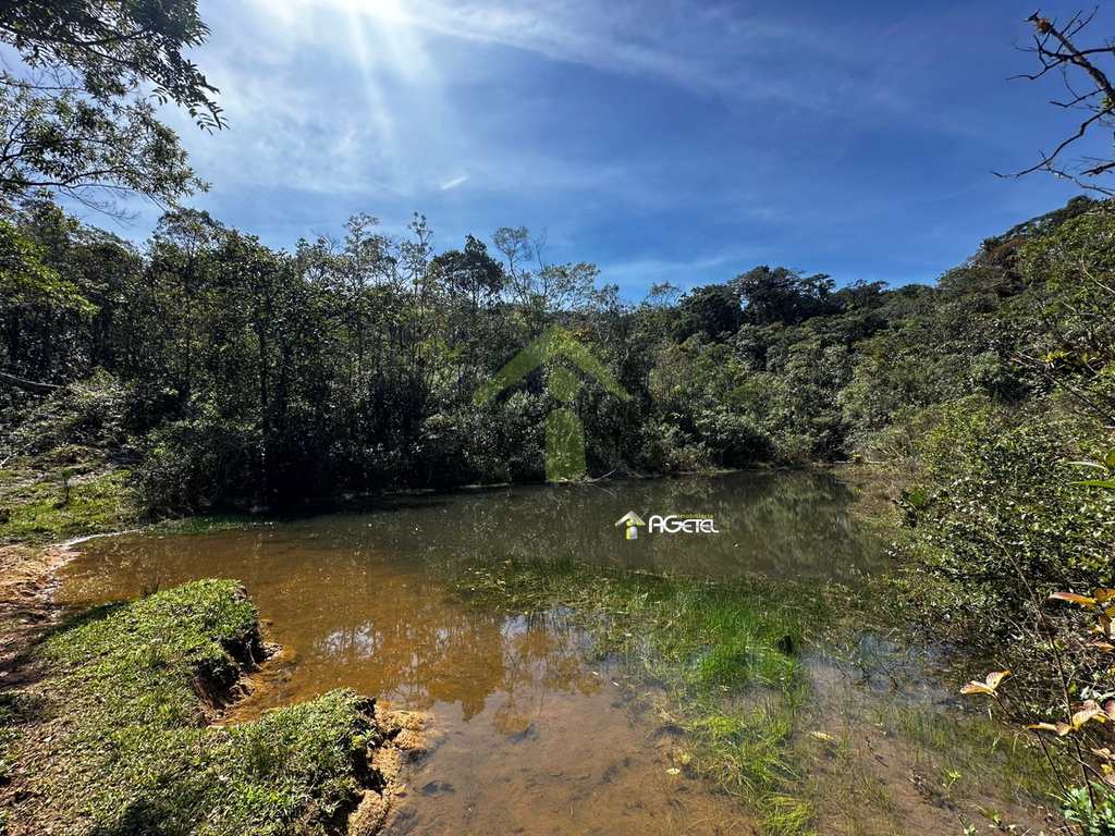 Fazenda em Embu-Guaçu, no bairro Jardim dos Eucaliptos