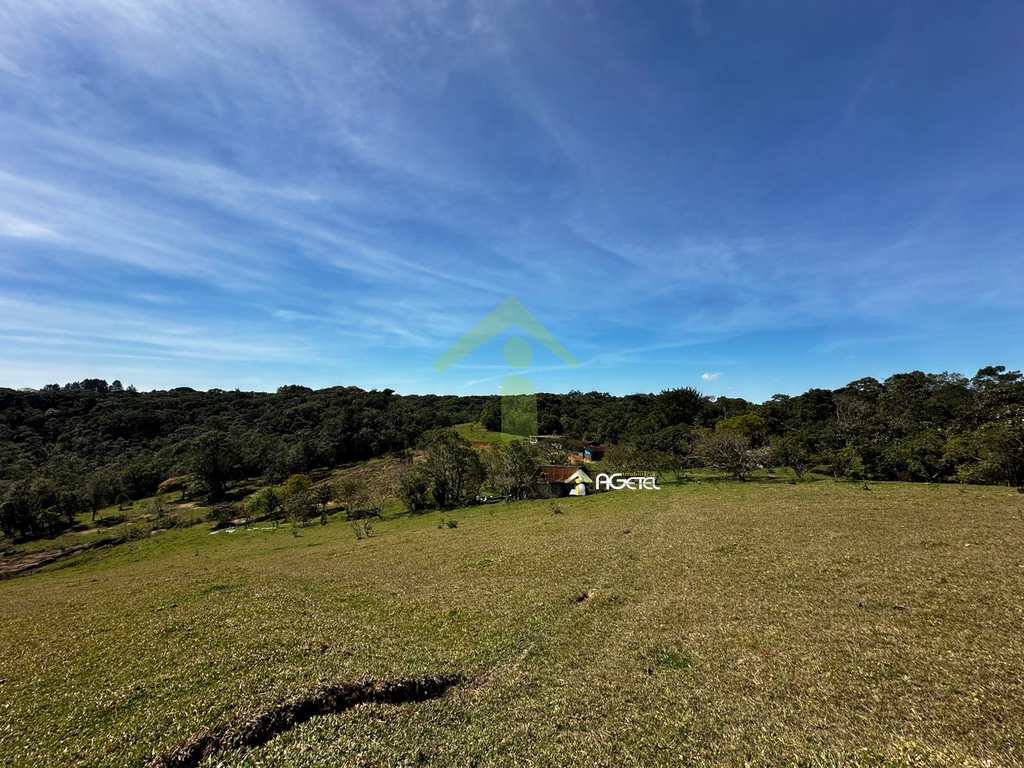Fazenda em Embu-Guaçu, no bairro Jardim dos Eucaliptos