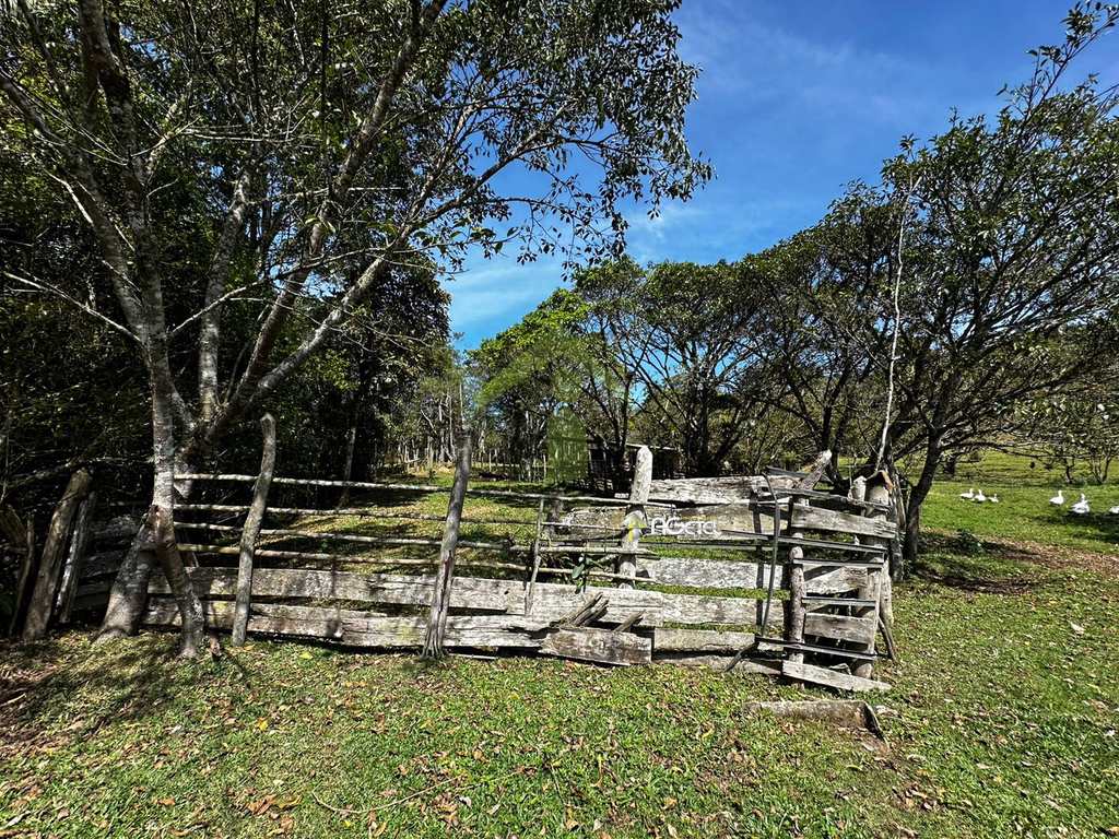 Fazenda em Embu-Guaçu, no bairro Jardim dos Eucaliptos