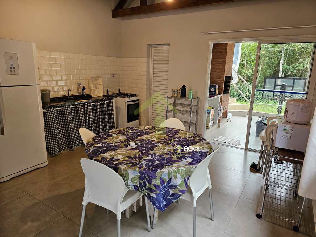 Casa de Condomínio em Embu-Guaçu, no bairro Fazenda da Ilha (Interlagos Sul)