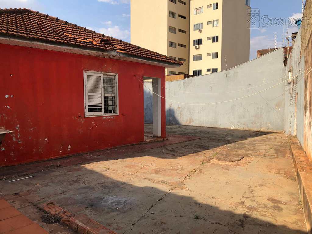 Casa em Campo Grande, no bairro Amambaí