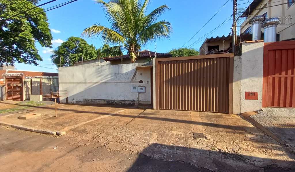 Casa em Campo Grande, bairro Amambaí